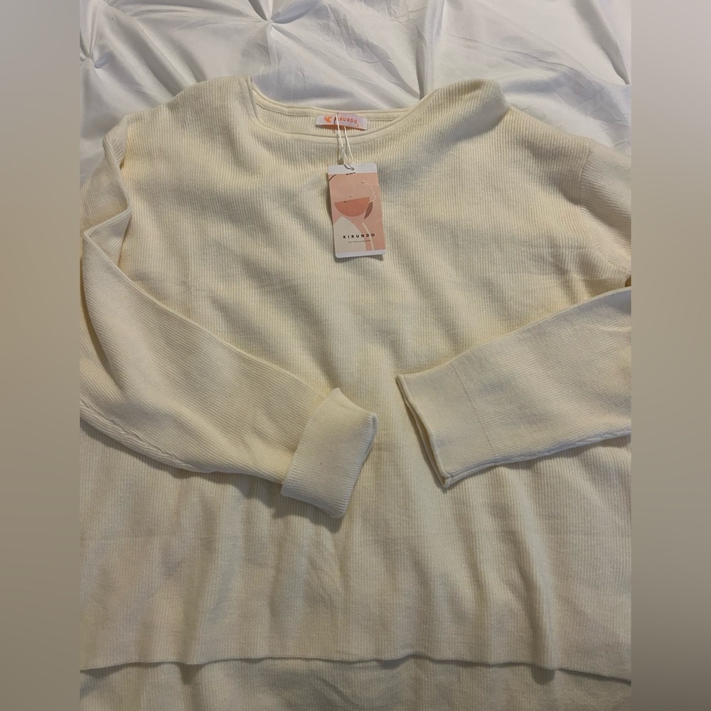 Women's Scoop Neck Lightweight Sweater in Cream